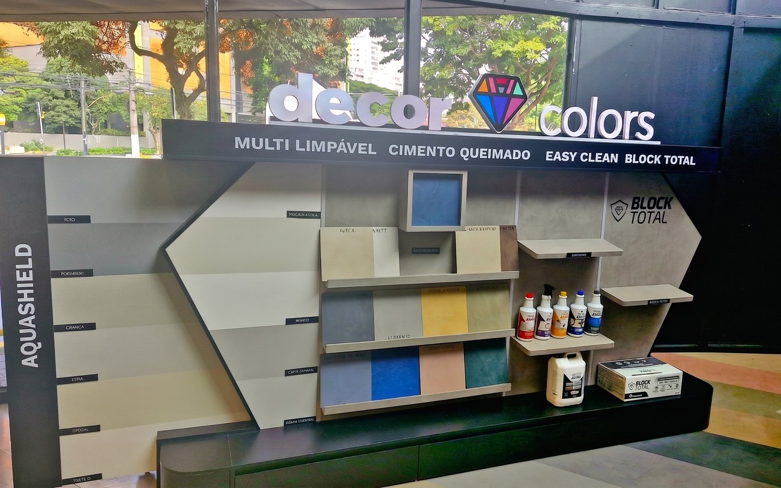 Modelo Store in Store Decor Colors — estande dentro de loja